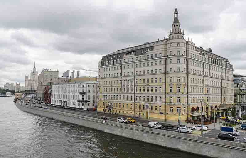 93 - Rusia - Moscu - rio Moscova y hotel Baltschug Kempinski